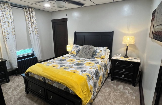 3-bedroom Modern Updated Apartment in Pittsburgh, Brownsville Rd, Rt51
