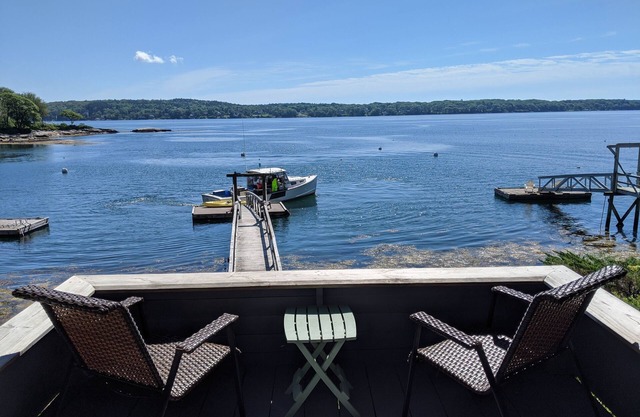 3 Bedroom Oceanfront Cottage with Private Dock and Amazing Views of Linekin Bay!