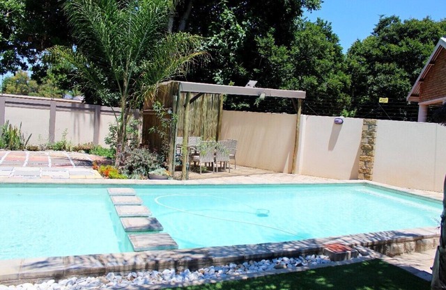 3 bedroom pool house in the heart of polokwane
