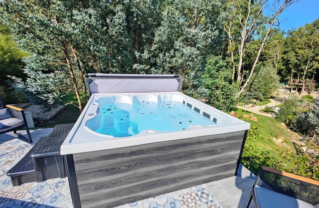 3 Bedroom Private vacation home in Ã‰gly
