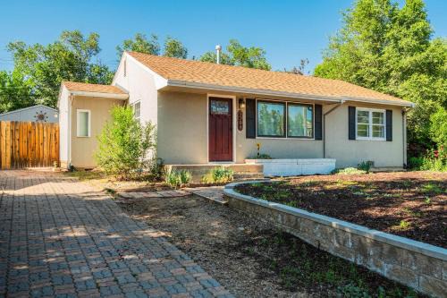 3 Bedroom Single-Story Dog-Friendly Downtown Old Colorado
