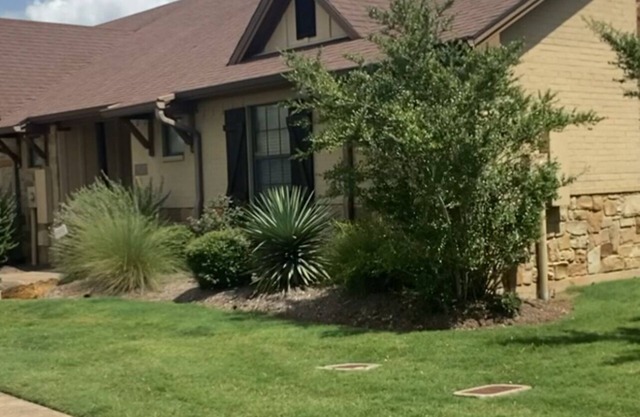 3-bedroom townhome in tranquil College Station with AC