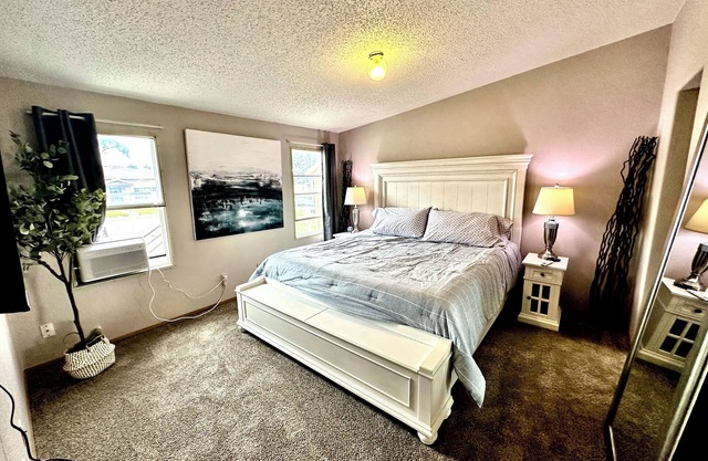 3-bedroom townhome in Fort Morgan with AC, WiFi