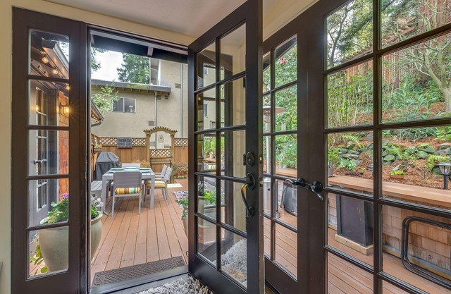 3-bedroom vacation home just 11 minutes to San Francisco Bay