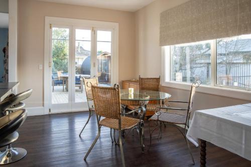 3 Bedroom Villa, Close To Town, Dog Friendly