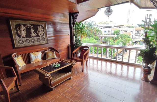 3 bedroom villa near Pattaya Jomtien beach