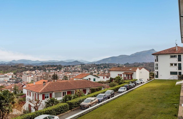 3 Bedrooms Apartment In Ciboure