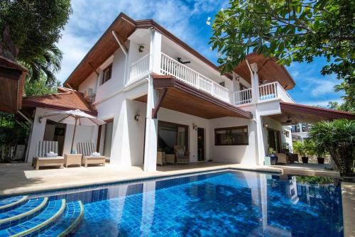 3 BR Villa Leelavadee, seconds to the beach