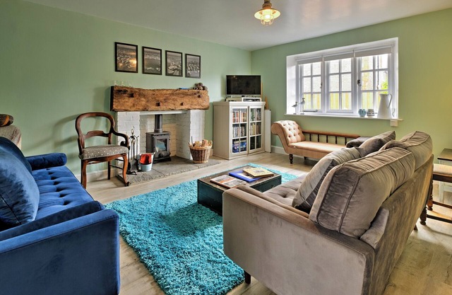 3 Elm Cottage