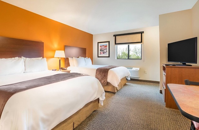 3 Extended Stay Rooms w/Kitchen Perfect for Budget Travelers Near Local Gems