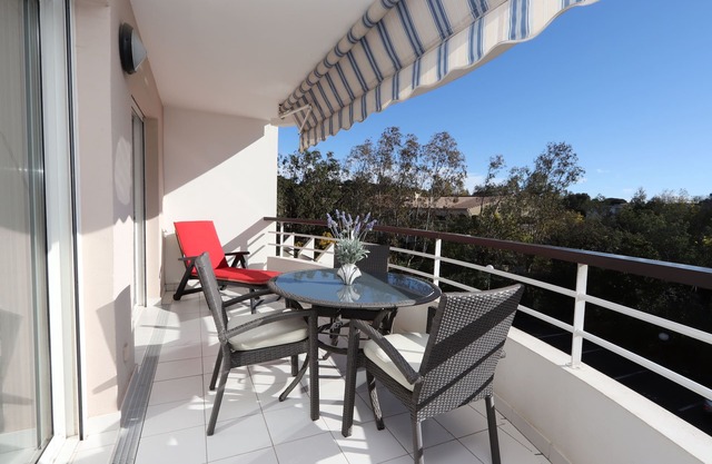 3* for very nice apartment, air-conditioned, Swimming pool, Elevator, Parking