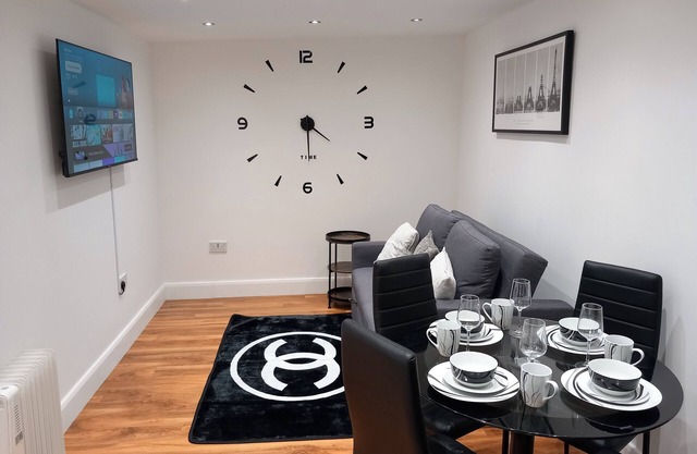 3 Guests - 1 Bedroom