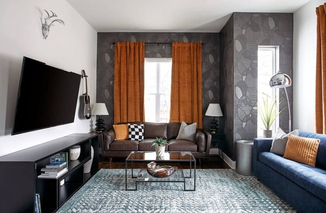 3 Homes, 12 bedrooms, Patio City Views & Nightlife