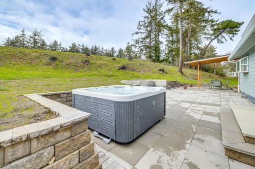 3 Mi to Beach Oregon North Coast Retreat