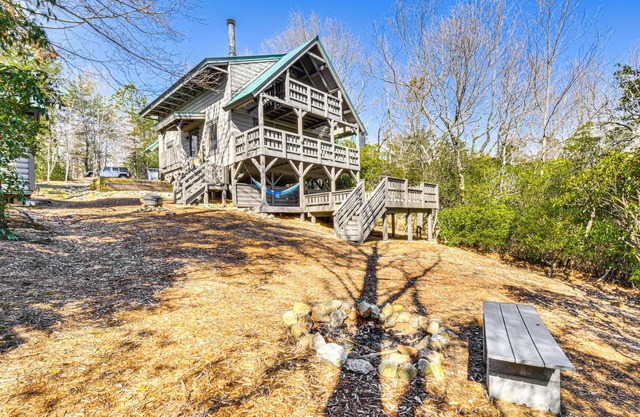3 Mi to Dtwn Clayton: Cabin w/Trail Access!