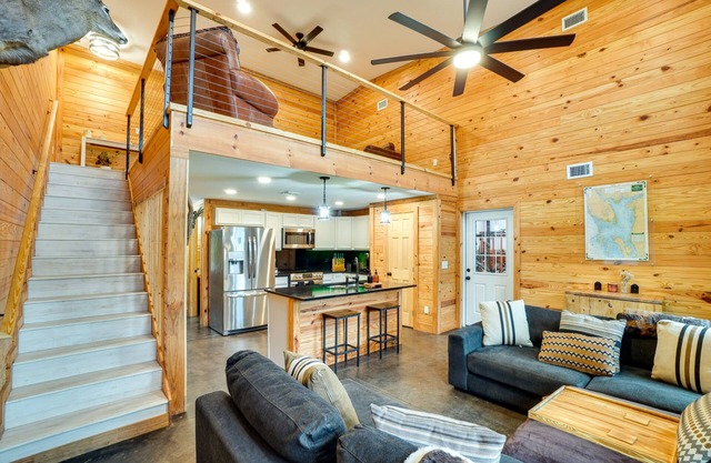 3 Mi to Lake Harney: Home on 6 Acres w/Fire Pit