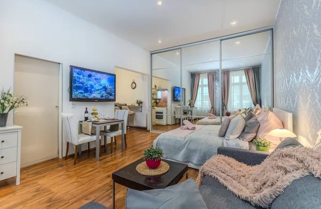 3 min from the main Railway station