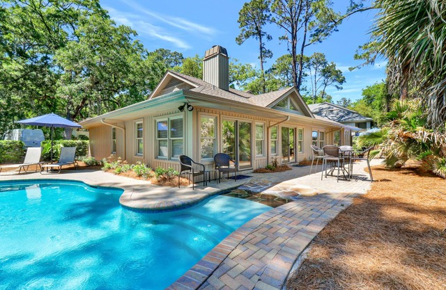 3 Min Walk to Beach, Spacious & Inviting, Private Pool & Spa