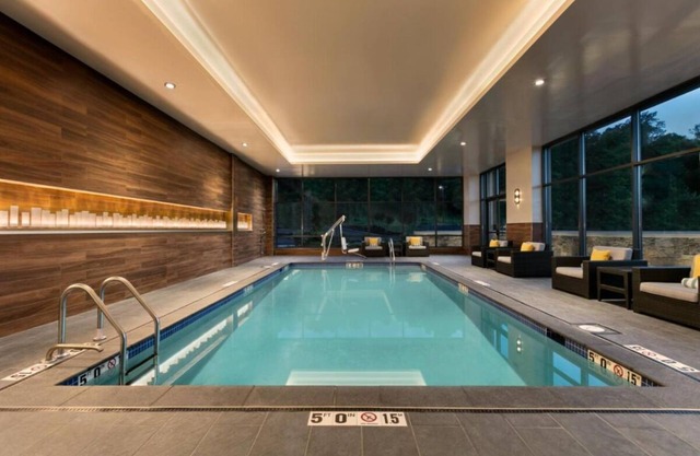 3 Pet-Friendly Units, Free Breakfast, Indoor Pool, Parking Onsite!