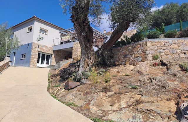 3-room apartment with terrace Close to Balagne beaches and mountains.