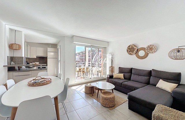 3-star apartment with terrace 150m from Cavalière beach