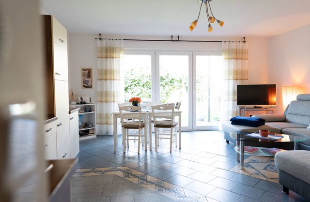 3 stars (DTV) 50m ² guest apartment between port and. old town