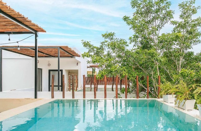 3 Story Home, Private Roof Pool, Tropical Views