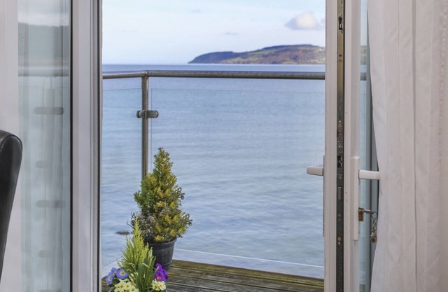3 THE COACH HOUSE - PENTHOUSE APARTMENT in Red Wharf Bay