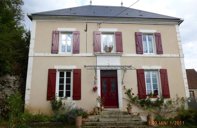 30 minutes from Guedelon and 2 hours from Paris