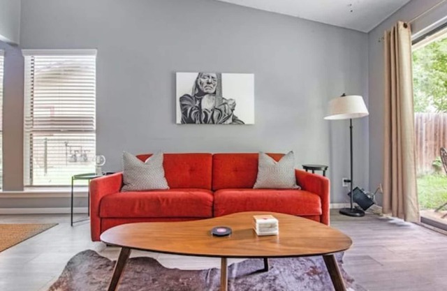 30% Off Long Term Stays! Willie & Friends