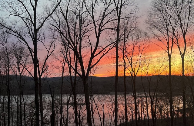 3000 sf Cabin sleeps 14 on Lake Barkley reduced Aug rates