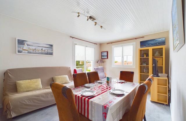 300m from the beach, house for 5
