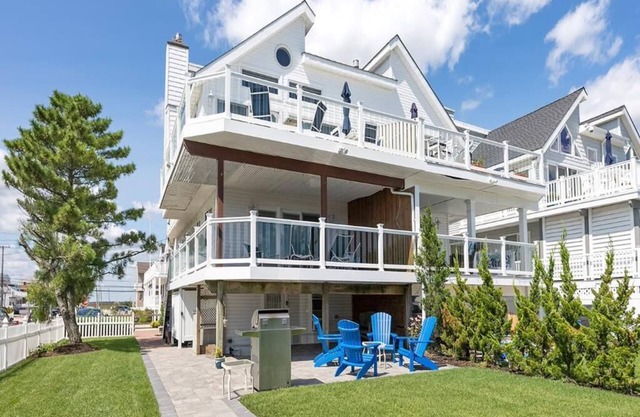 3014 Marine Place South