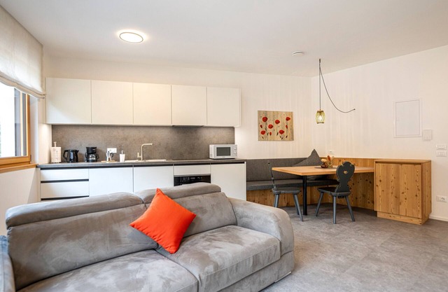 305A Apartments No 10