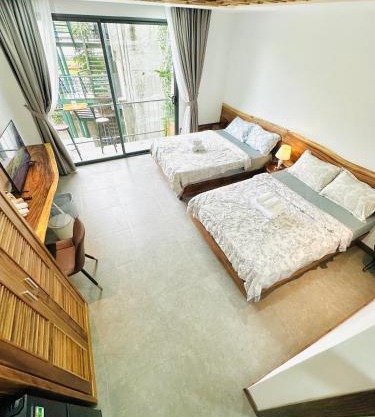 305MSNK Luxe Twin Studio I Balcony & Kitchen