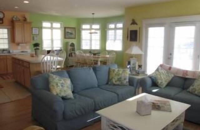 3060 West Avenue--Close to the Beach