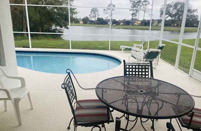 309 Private villa on golf course with pool sleeps 6