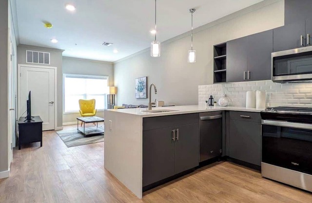 312 Modern 1BR Apt Walk to NJT