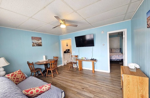 350 Yards to the beach. Pet friendly!
