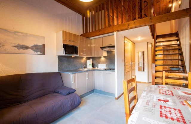 350m from ski lifts, 4th floor, balcony, tv, ski locker, 32m², La Norma