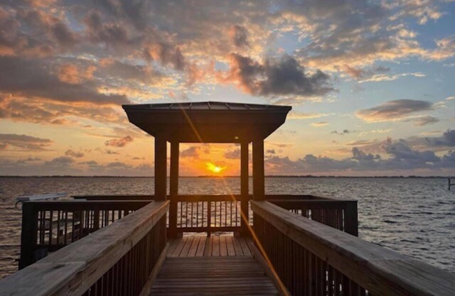 360 deg Sky Deck River View~BBQ Grill~Stargazing~Heated Pool~Fishing Access