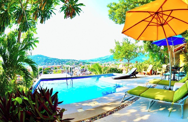 360 degree views and close to everything!