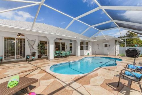 391 Modern house with Pool
