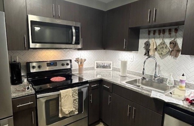 3bd/3ba condo in Tuscaloosa 2m to Bryant Denny and less than a mile from campus!