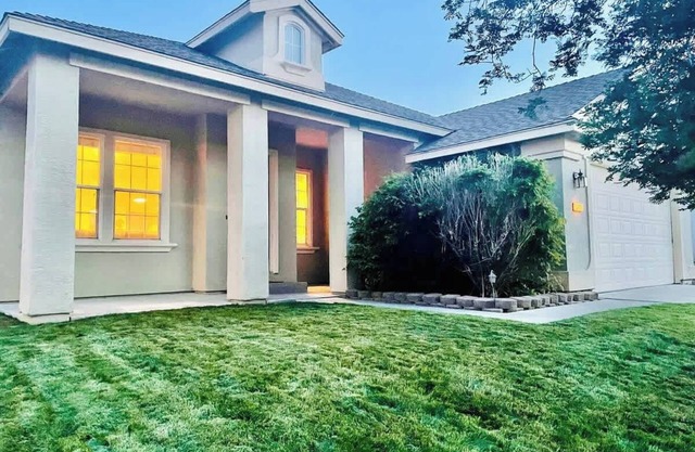3Bedroom/2Bath/Pet OK/Sleeps12