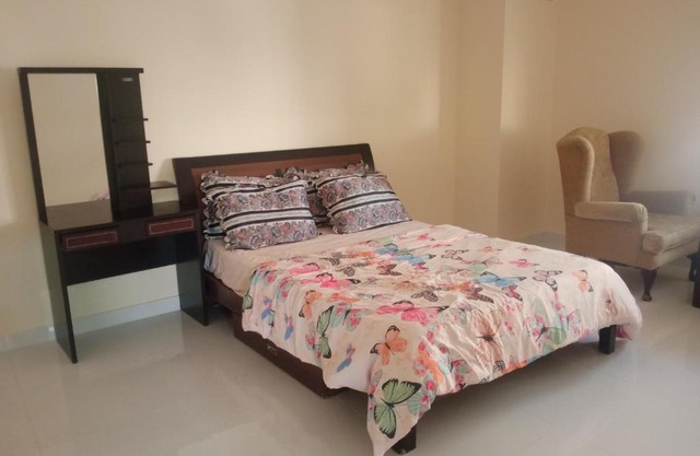 3bedroom furnished villa in town center
