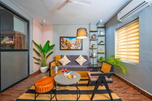 3BHK Spacious Stay-Bunk & King Beds-Hauz Khas