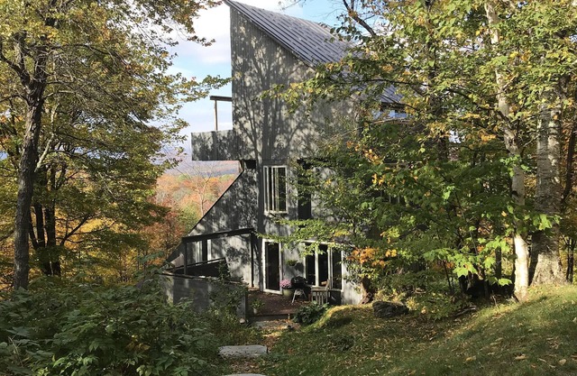 3BR 2 BA Sunlit 4 Story House In Warren - Great Mountain Views