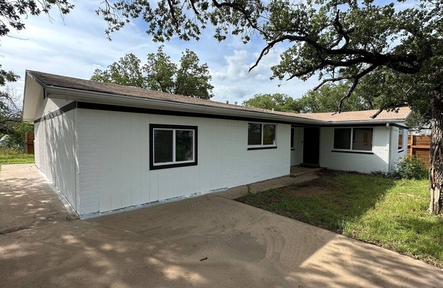 3BR 2BA house with a beautiful view