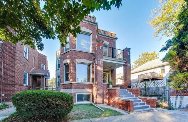 3BR Edgewater Home w/Backyard + Easy Parking Near Loyola